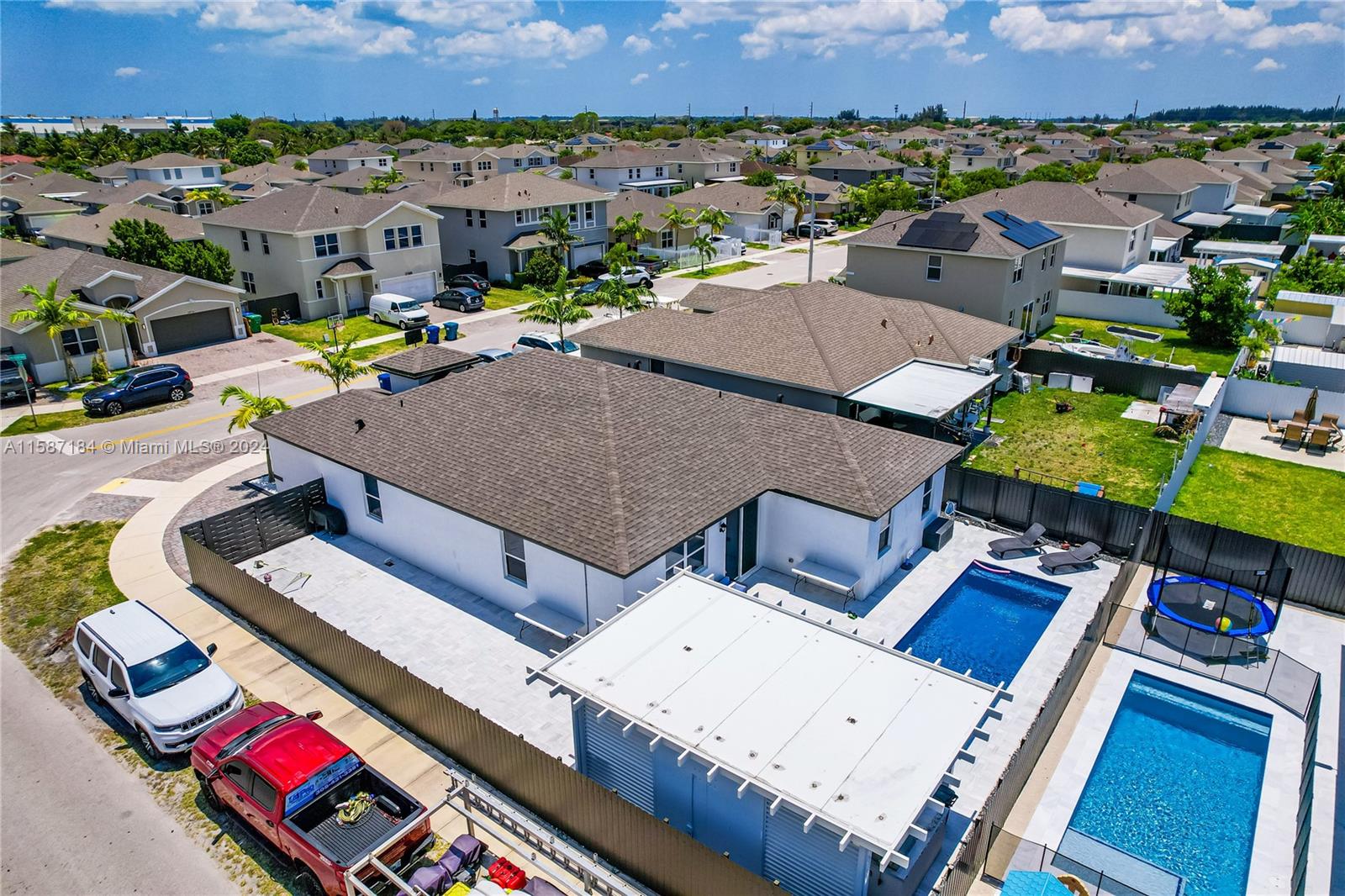 27474 Southwest 133rd Path Homestead, FL 33032 - Photo 11 of 49 Gallery Image 11