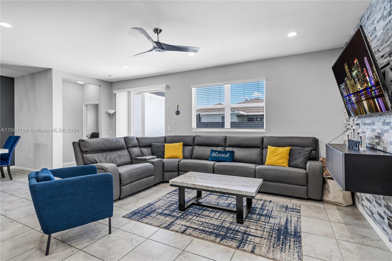 27474 Southwest 133rd Path Homestead, FL 33032 - Photo 15 of 49 Gallery Image 15