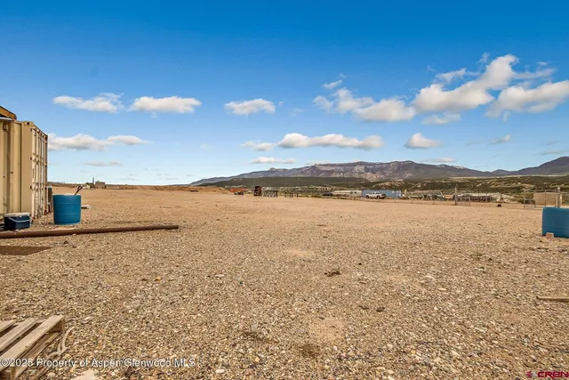 a view of outdoor space with city view