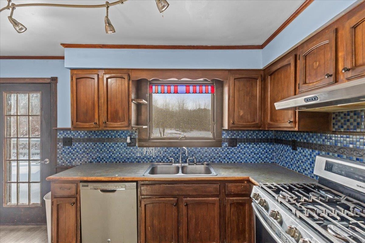 569 Westford-Milton Road Milton, VT 05468 - Photo 6 of 60