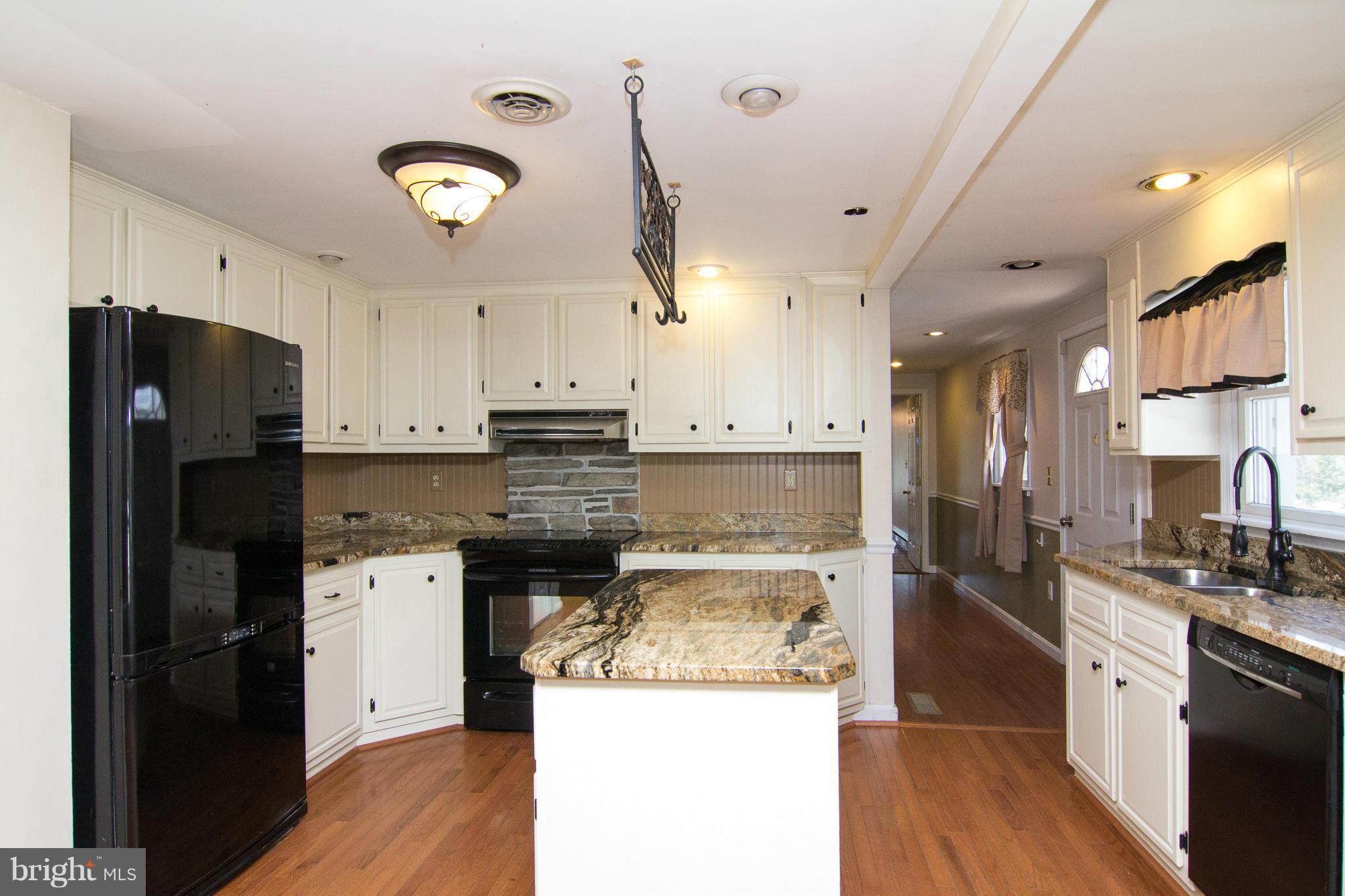 1908 Ridge Road Westminster, MD 21157 - Photo 18 of 30 Kitchen