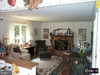 523 Lowell Road Warminster, PA 18974 - Photo 4 of 6 Gallery Image 4