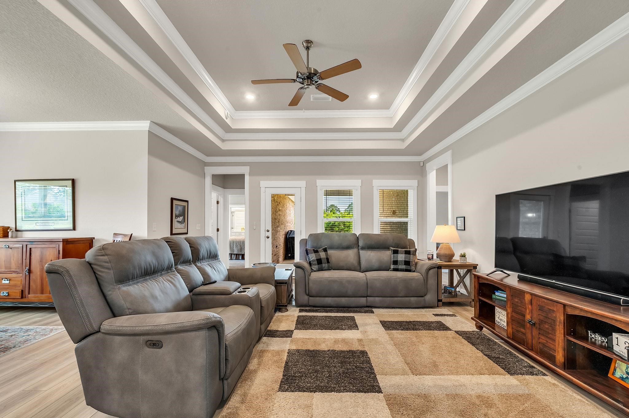 9816 Lakeview Drive Foley, AL 36535 - Photo 8 of 59 Living Room