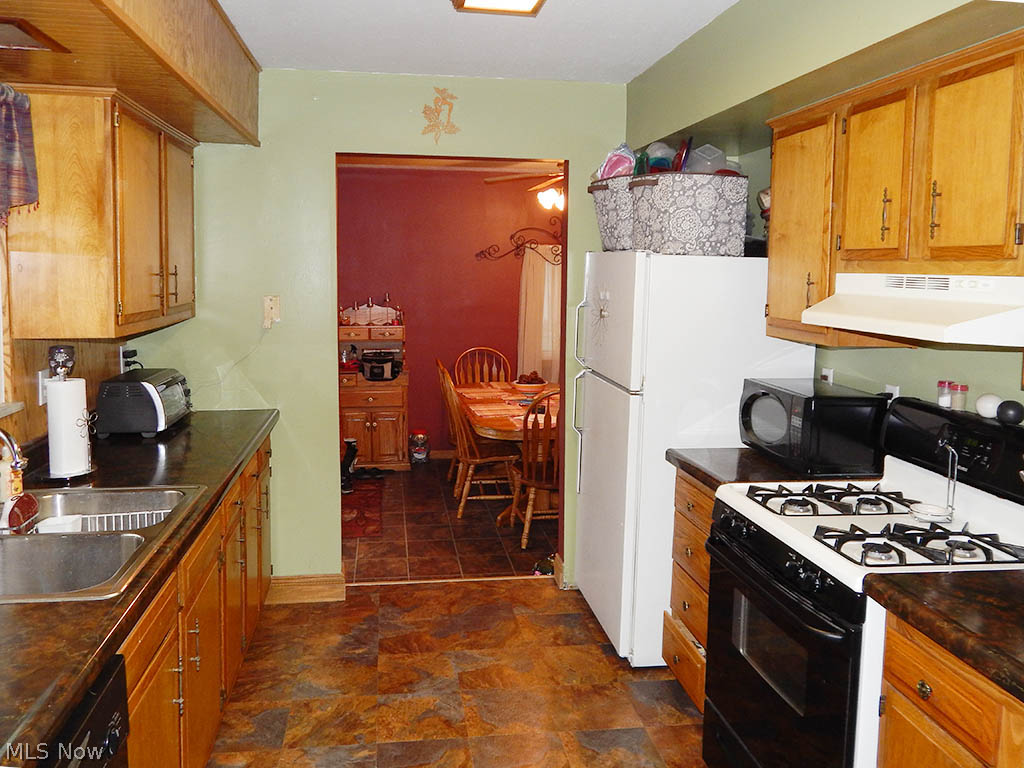 127 Marks Road Brunswick, OH 44212 - Photo 5 of 18 Gallery Image 5