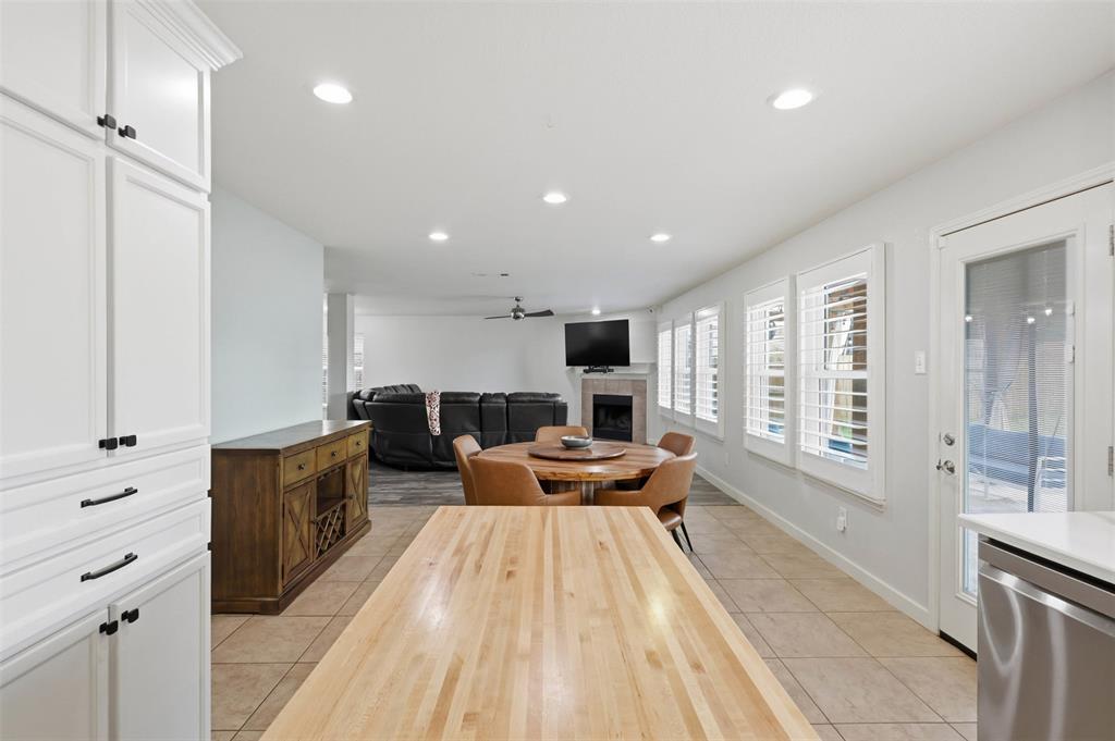 14037 Fontana Road Fort Worth, TX 76262 - Photo 13 of 40