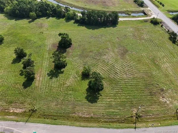 $195,000 | 6881 Rue Des Amis Dr Lake, Lake Charles, LA 70605