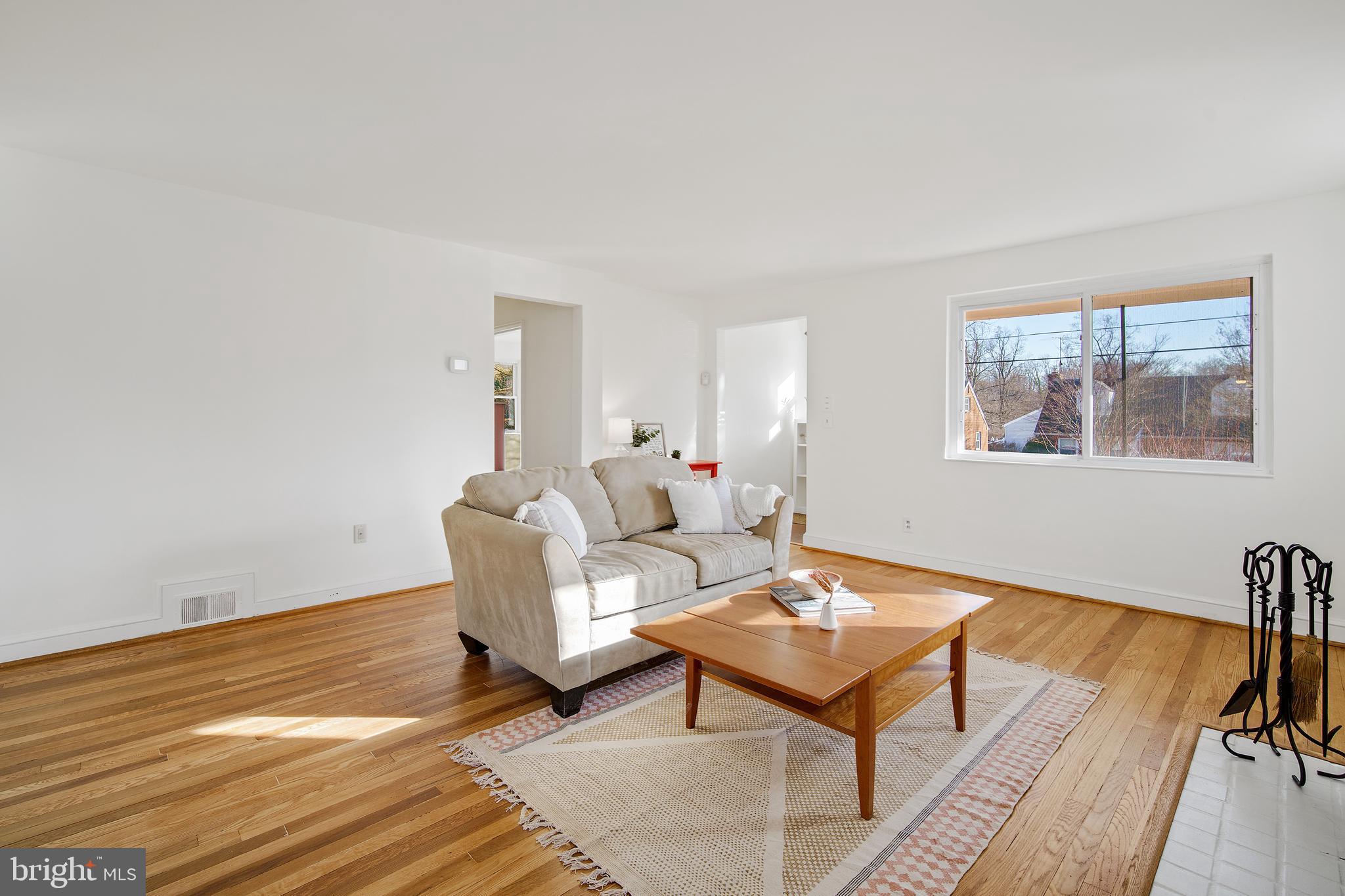 3215 Fayette Road Kensington, MD 20895 - Photo 4 of 33 Gallery Image 4