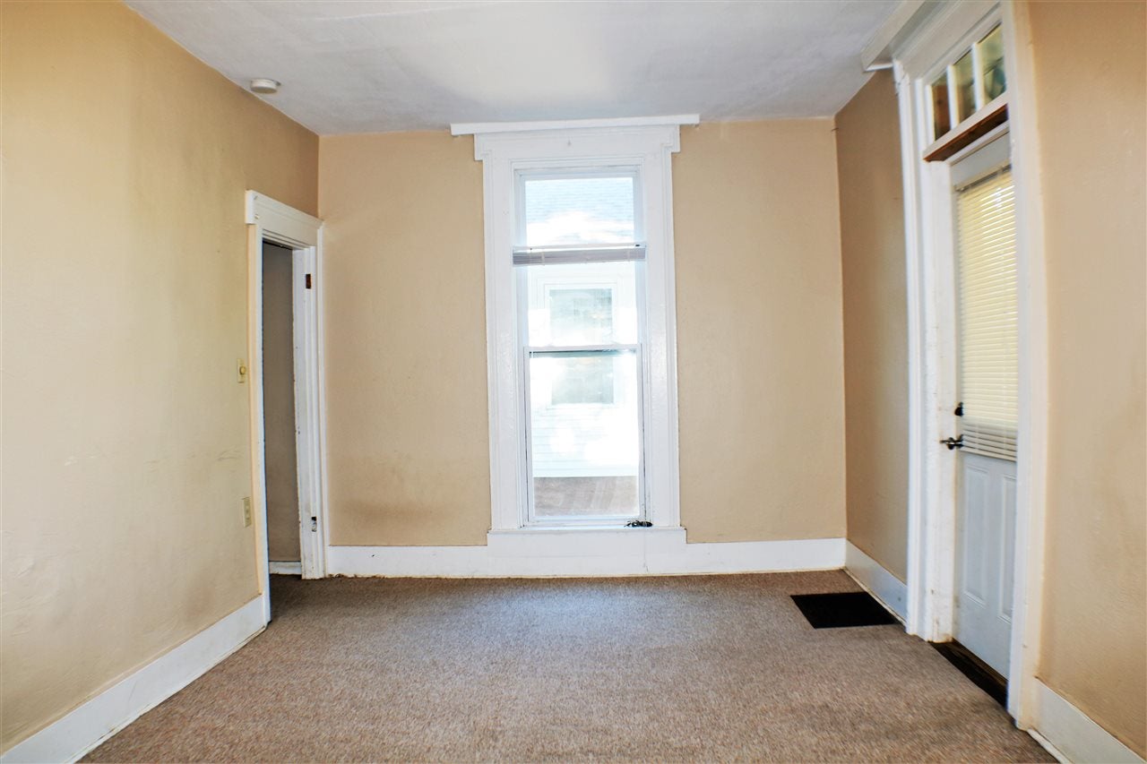 1016 Rochester Avenue Iowa City, IA 52245 - Photo 5 of 22 Gallery Image 5