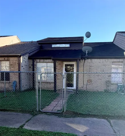 $150,000 | 807 Buchta Road, Unit 21, Angleton, TX 77515
