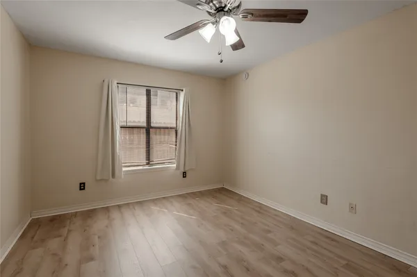 $1,000 | 1401 Ave O, Unit I, Huntsville, TX 77340