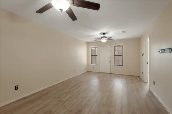 $1,000 | 1401 Ave O, Unit I, Huntsville, TX 77340