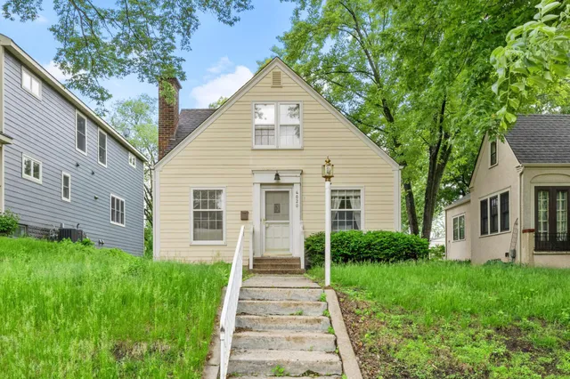 $2,800 | 4020 Ewing Avenue South, Minneapolis, MN 55410