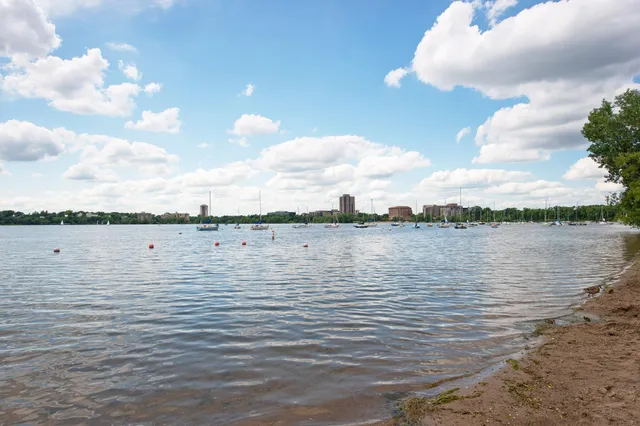 $2,800 | 4020 Ewing Avenue South, Minneapolis, MN 55410