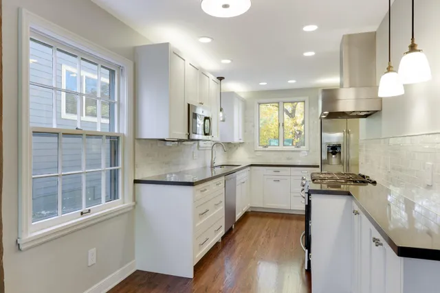 $2,800 | 4020 Ewing Avenue South, Minneapolis, MN 55410