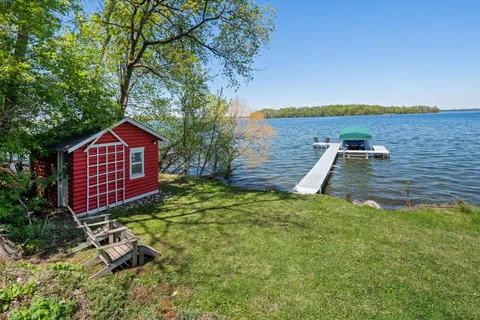 $2,200,000 | 208 East Lake Street, Waconia, MN 55387