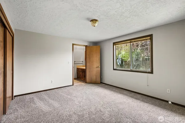 $399,000 | 5628 Finch Drive, Longview, WA 98632