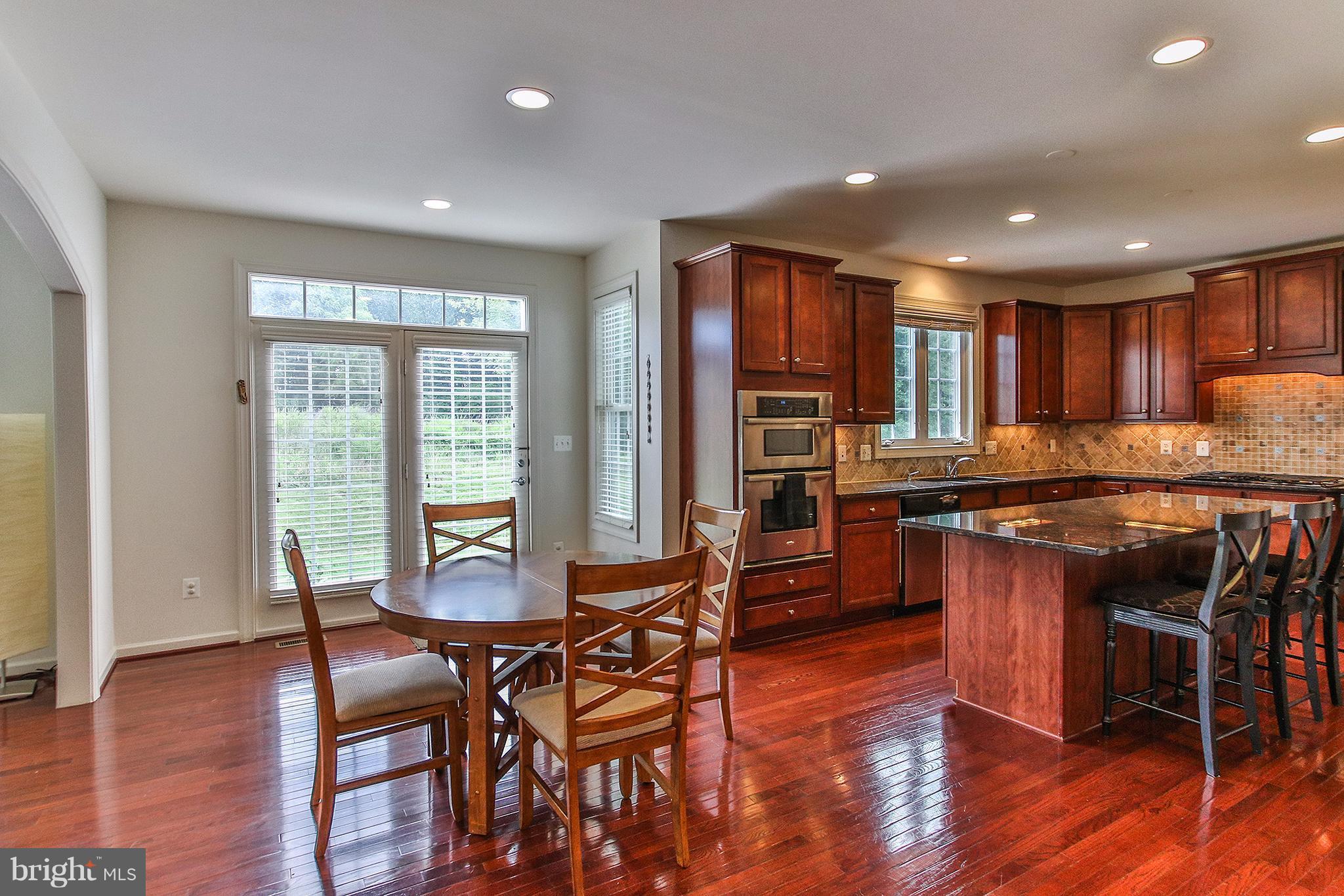 42338 Rising Moon Place Ashburn, VA 20148 - Photo 5 of 29 Kitchen