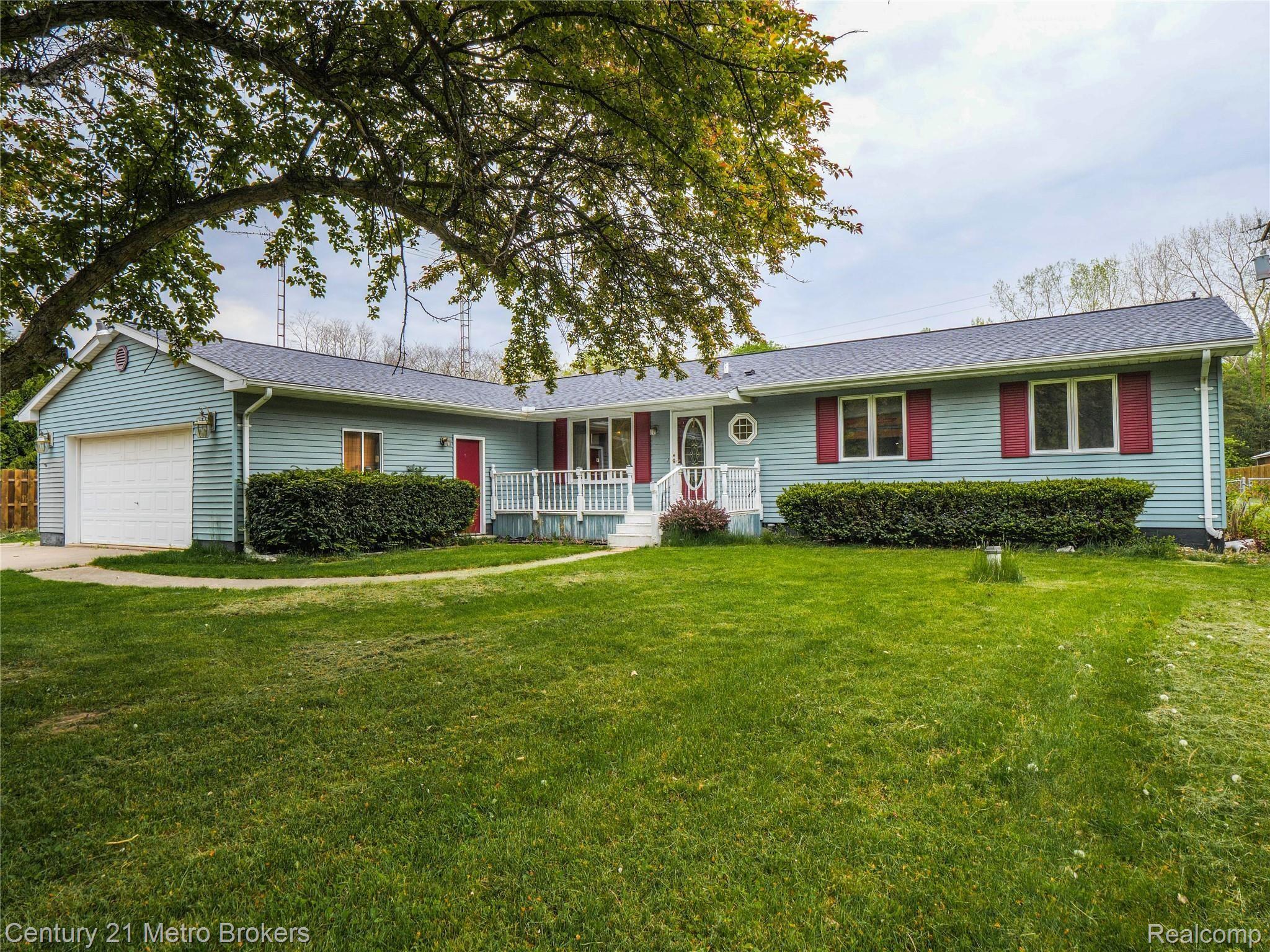 9551 Bray Road Millington, MI 48746 - Photo 1 of 40 1.jpg