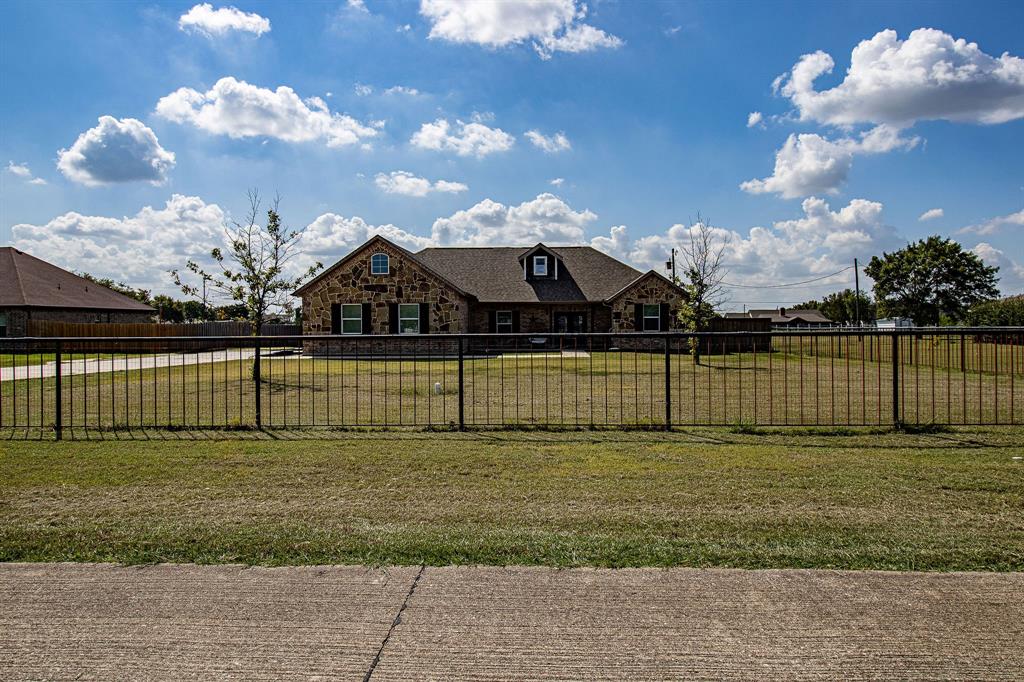 328 Meadow Lane Red Oak, TX 75154 - Photo 3 of 35 View of fenced yard