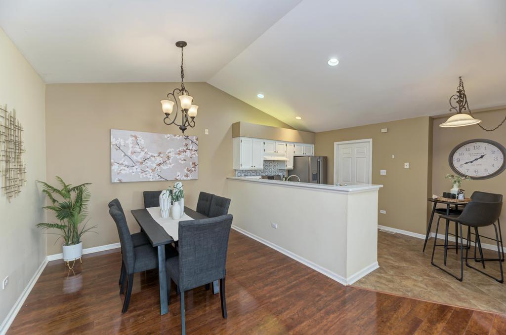 833 Havenshire Road, Unit 833 Naperville, IL 60565 - Photo 9 of 28