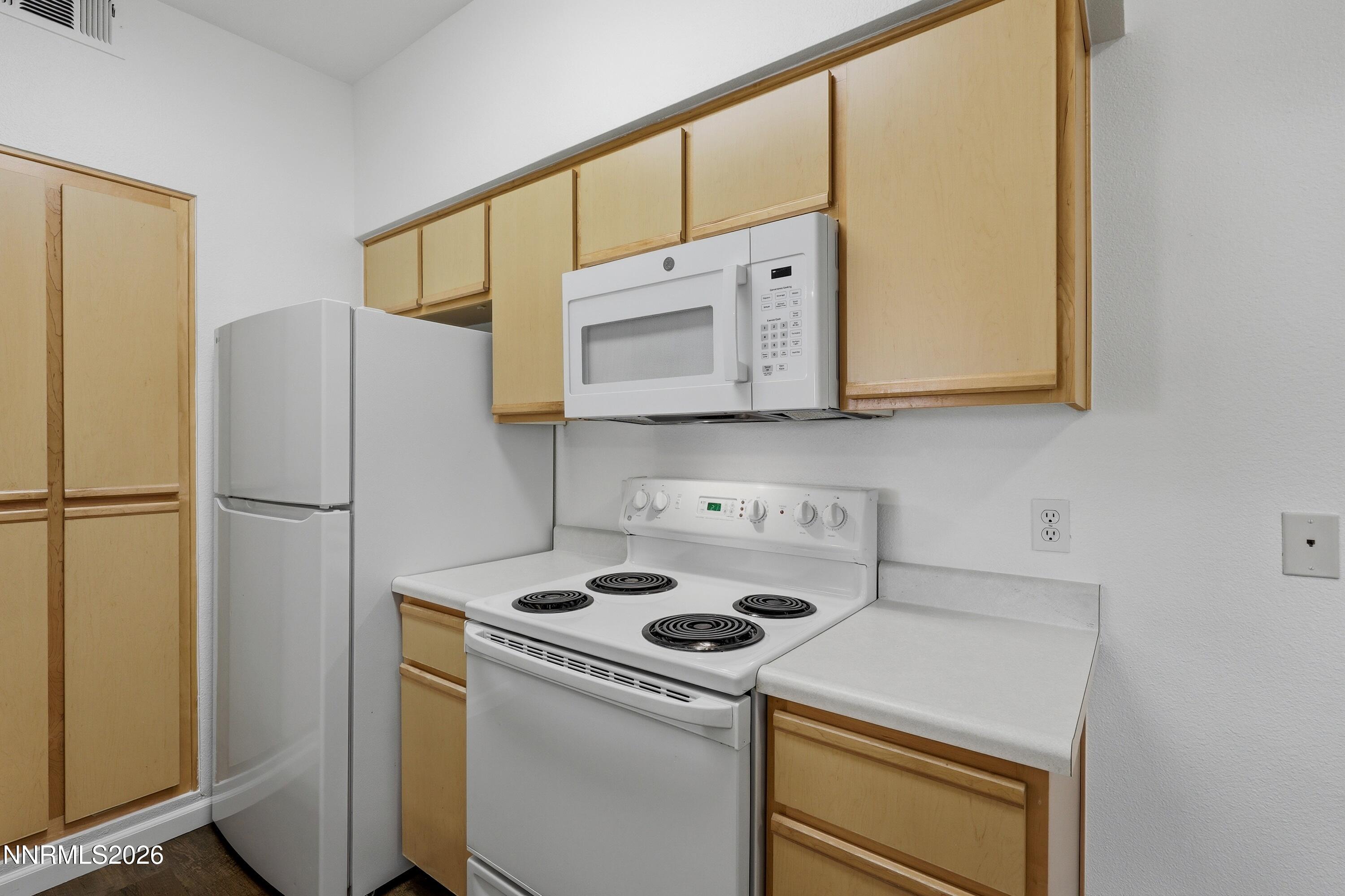 6850 Sharlands Avenue, Unit T# 1118 Reno, NV 89523 - Photo 11 of 27 11_6850_sharlands_ave_unit_1118_010