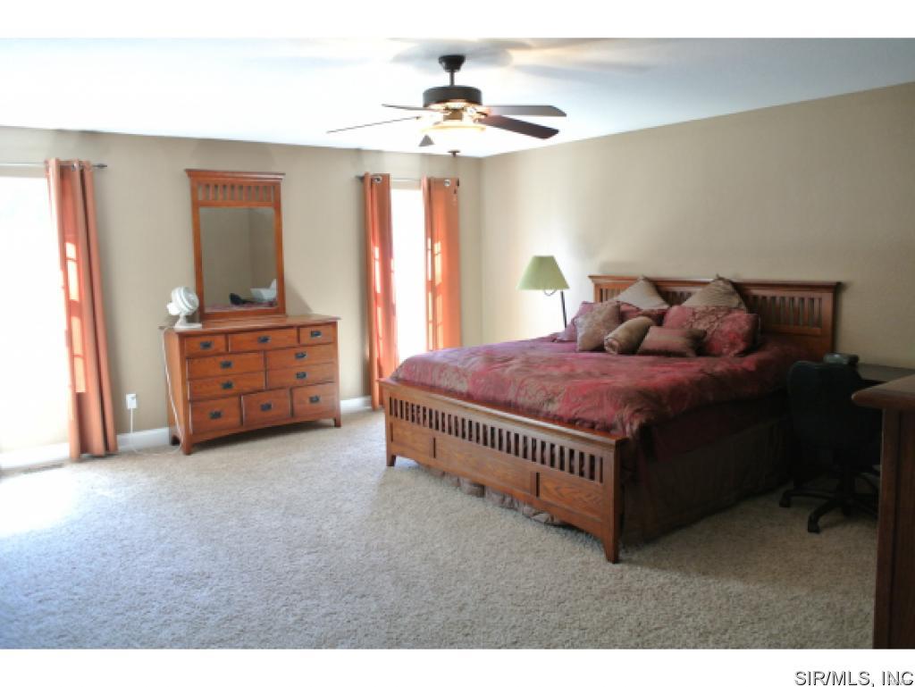 828 Ridge Road Waterloo, IL 62298 - Photo 11 of 36