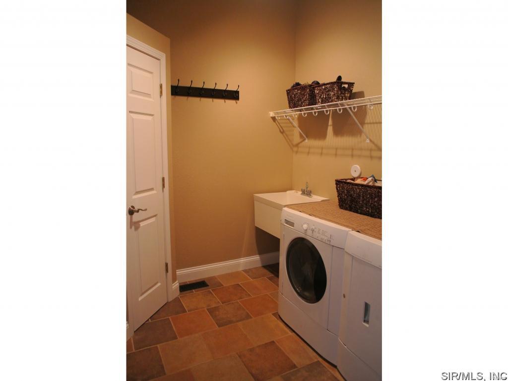 828 Ridge Road Waterloo, IL 62298 - Photo 16 of 36