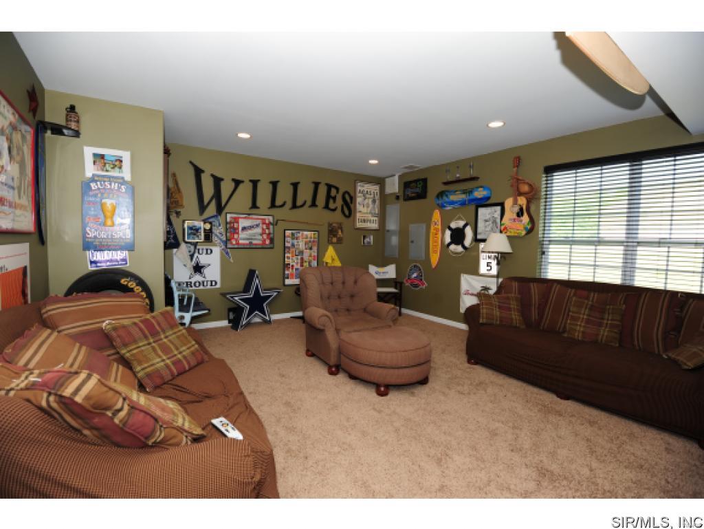 828 Ridge Road Waterloo, IL 62298 - Photo 17 of 36