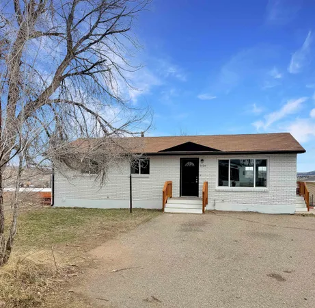 $329,900 | 1428 Center Street, Evanston, WY 82930