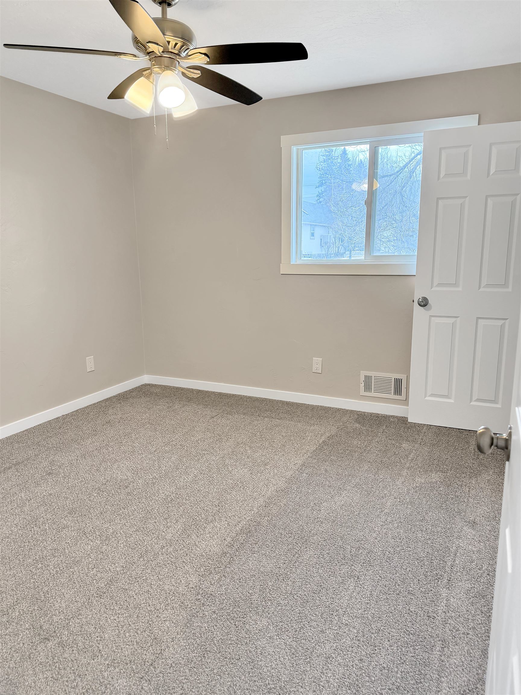 1428 Center Street Evanston, WY 82930 - Photo 9 of 18