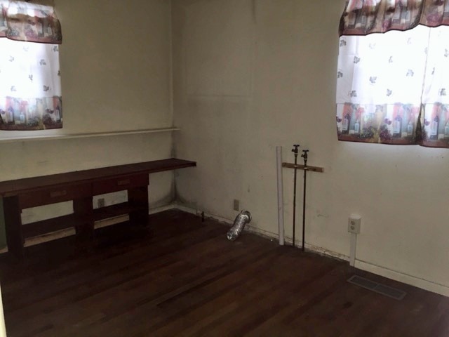 1218 Vienna Boulevard DeKalb, IL 60115 - Photo 13 of 15