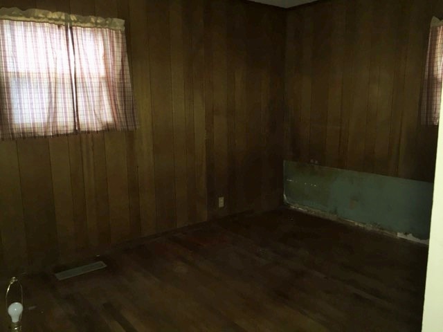 1218 Vienna Boulevard DeKalb, IL 60115 - Photo 14 of 15