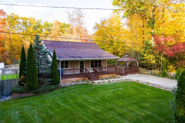 $400,001 | 14909 Hickory Street, Spring Lake, MI 49456