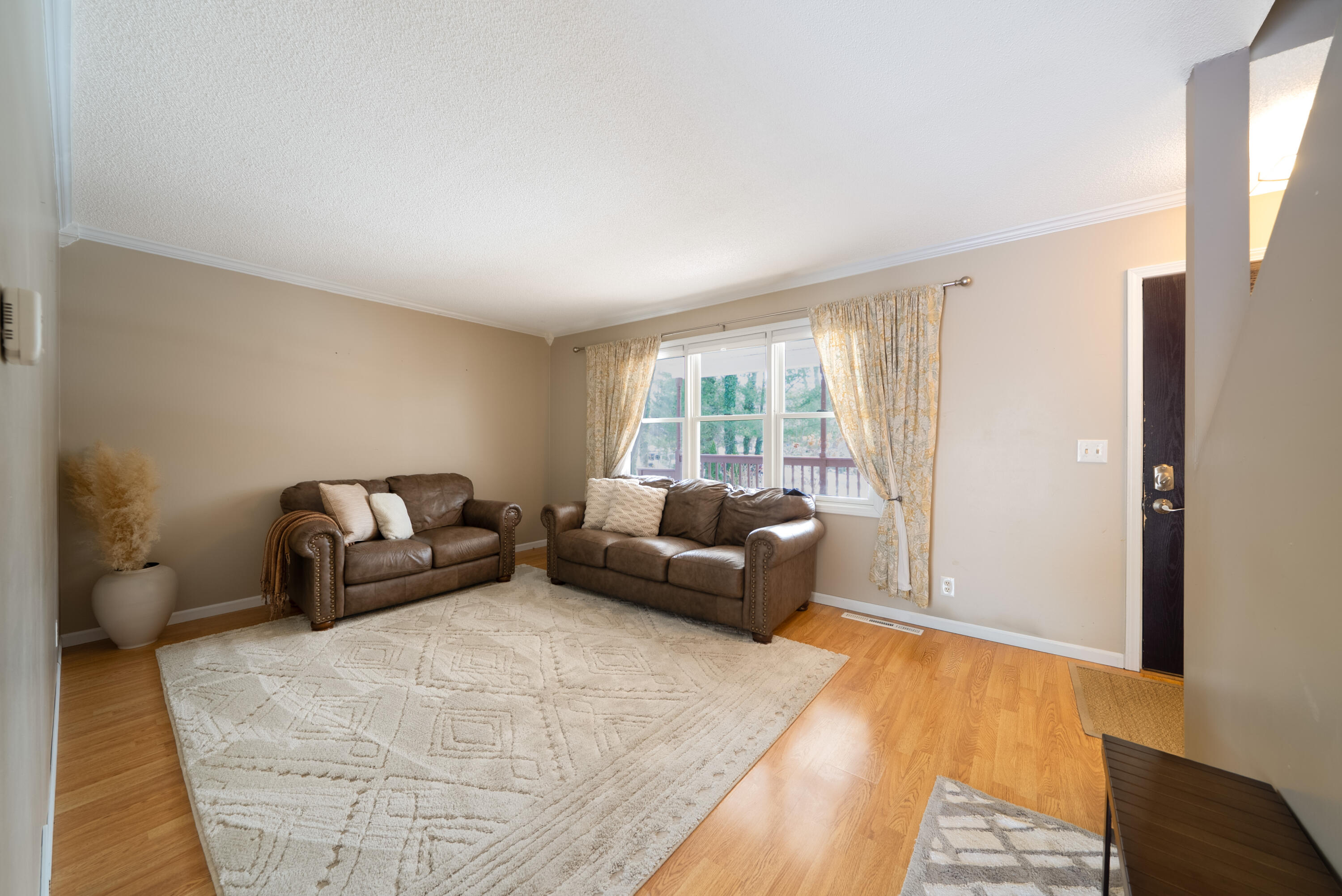 14909 Hickory Street Spring Lake, MI 49456 - Photo 13 of 51 2. Living Room 1-2