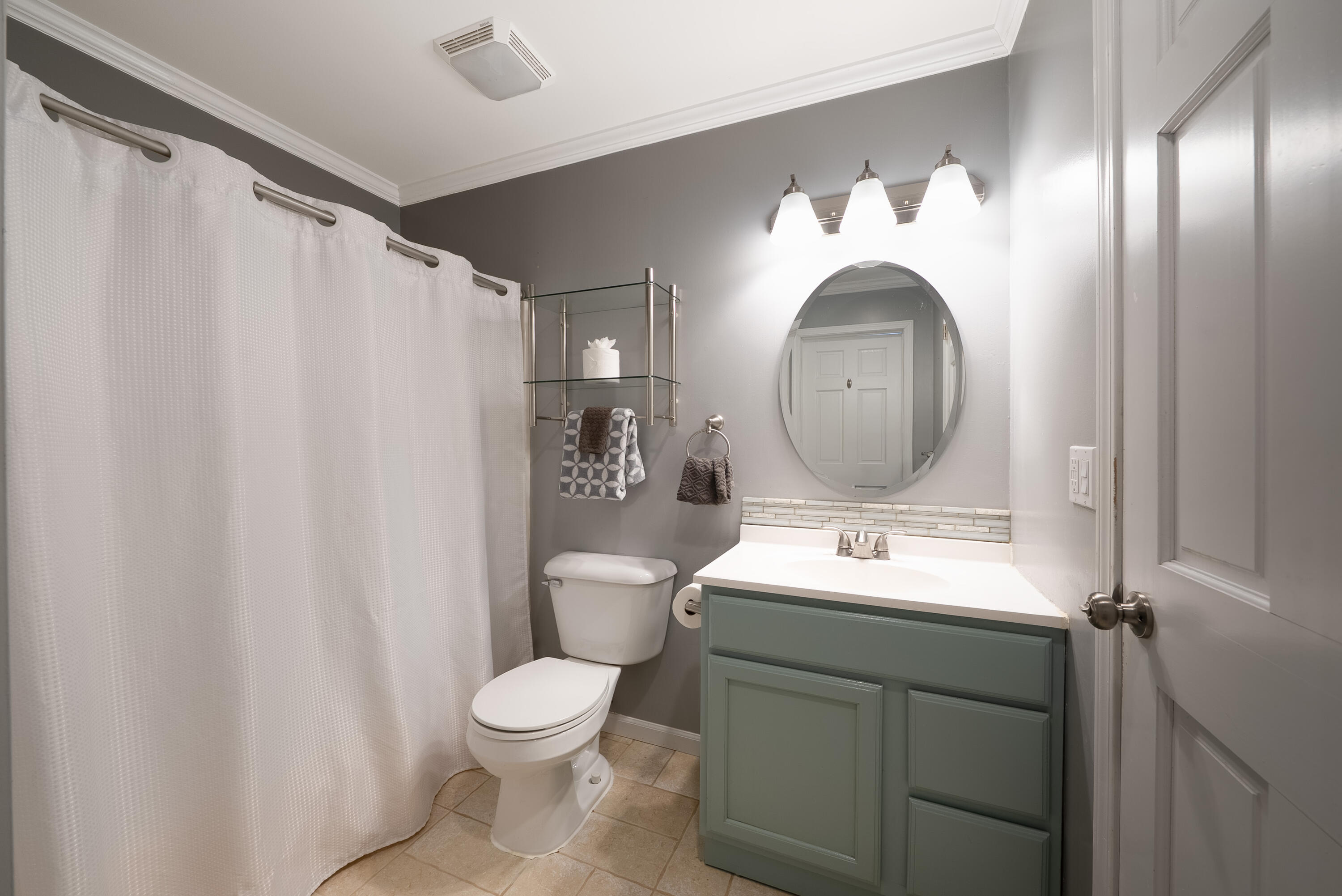 14909 Hickory Street Spring Lake, MI 49456 - Photo 17 of 51 6. Bathroom 1-1