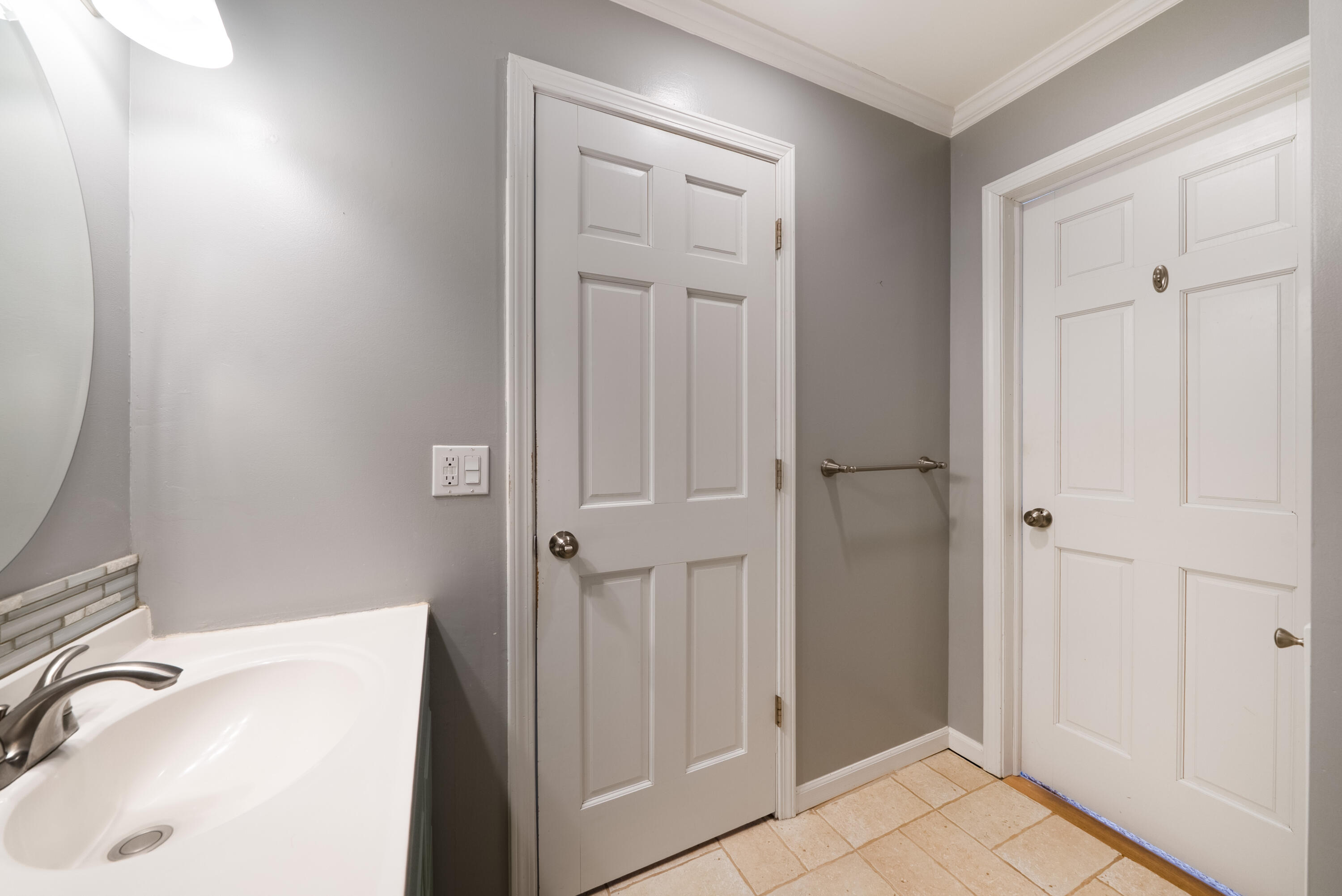 14909 Hickory Street Spring Lake, MI 49456 - Photo 18 of 51 7. Bathroom 1-2