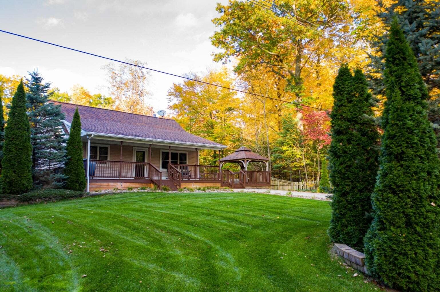 14909 Hickory Street Spring Lake, MI 49456 - Photo 2 of 51 20220329021143558202000000-o