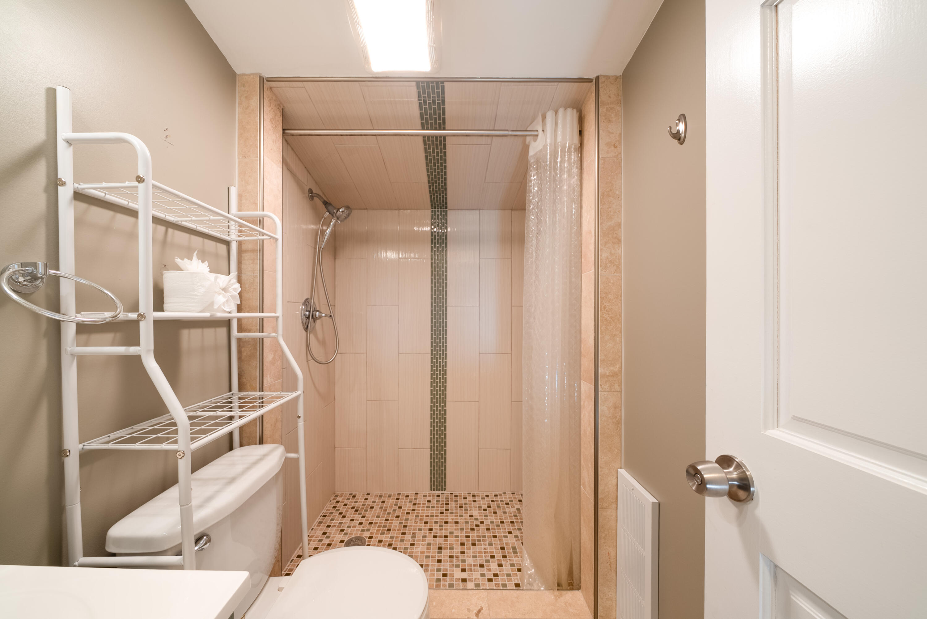 14909 Hickory Street Spring Lake, MI 49456 - Photo 25 of 51 14. Bathroom 2-2