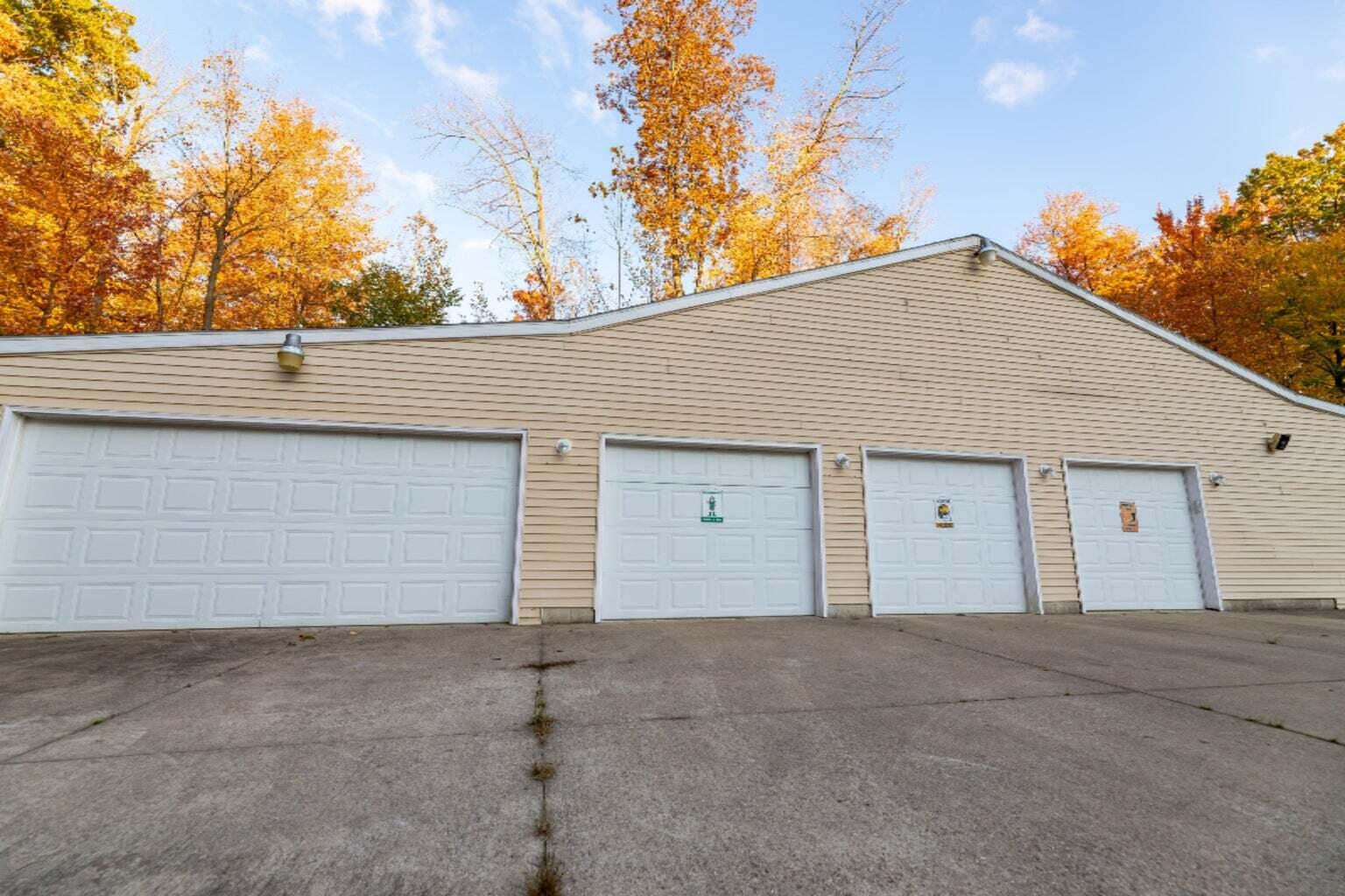 14909 Hickory Street Spring Lake, MI 49456 - Photo 7 of 51 20220327011324907160000000-o