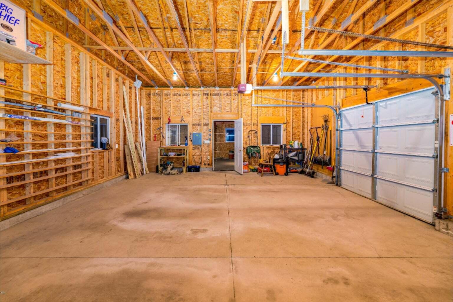 14909 Hickory Street Spring Lake, MI 49456 - Photo 9 of 51 20220829112545522556000000-o