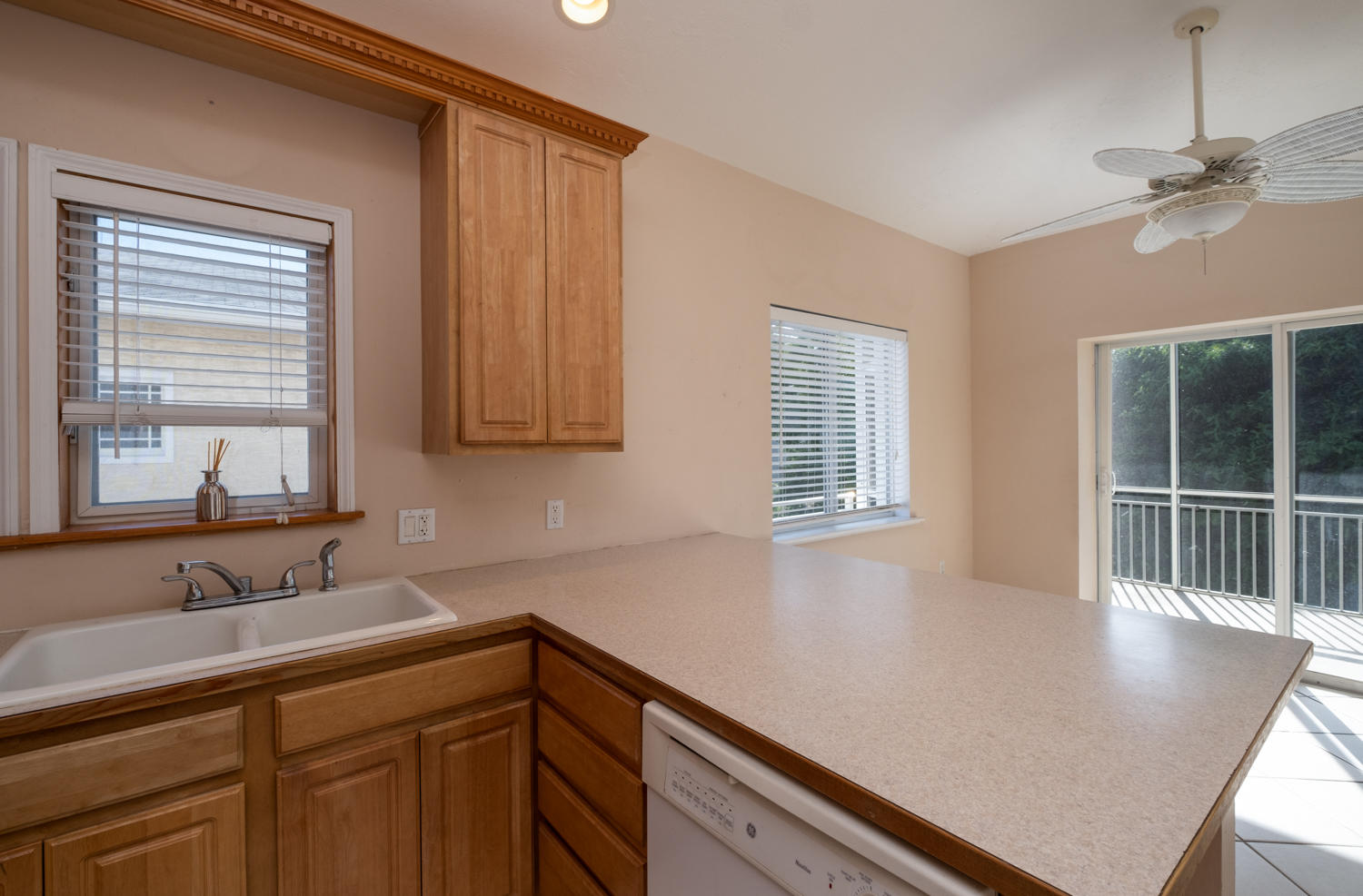 975 Gibraltar Road Key Largo, FL 33037 - Photo 12 of 31 Kitchen