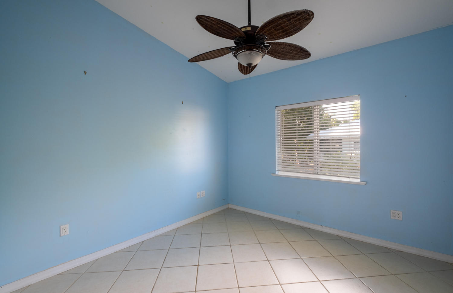 975 Gibraltar Road Key Largo, FL 33037 - Photo 17 of 31 Bedroom 1