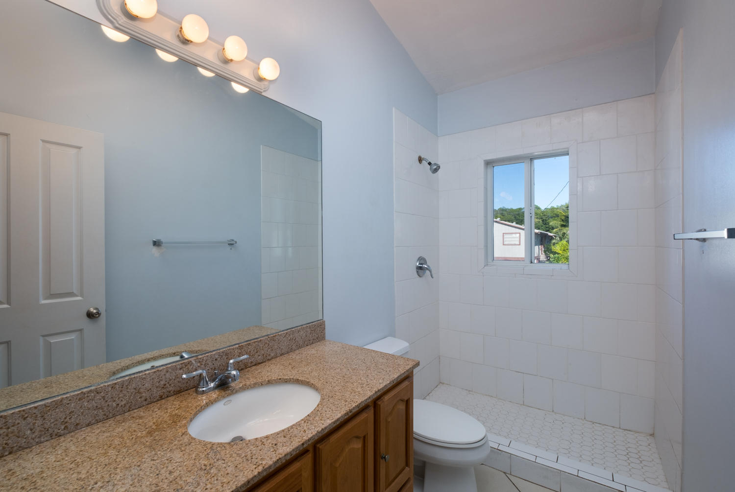 975 Gibraltar Road Key Largo, FL 33037 - Photo 20 of 31 Hall Bath