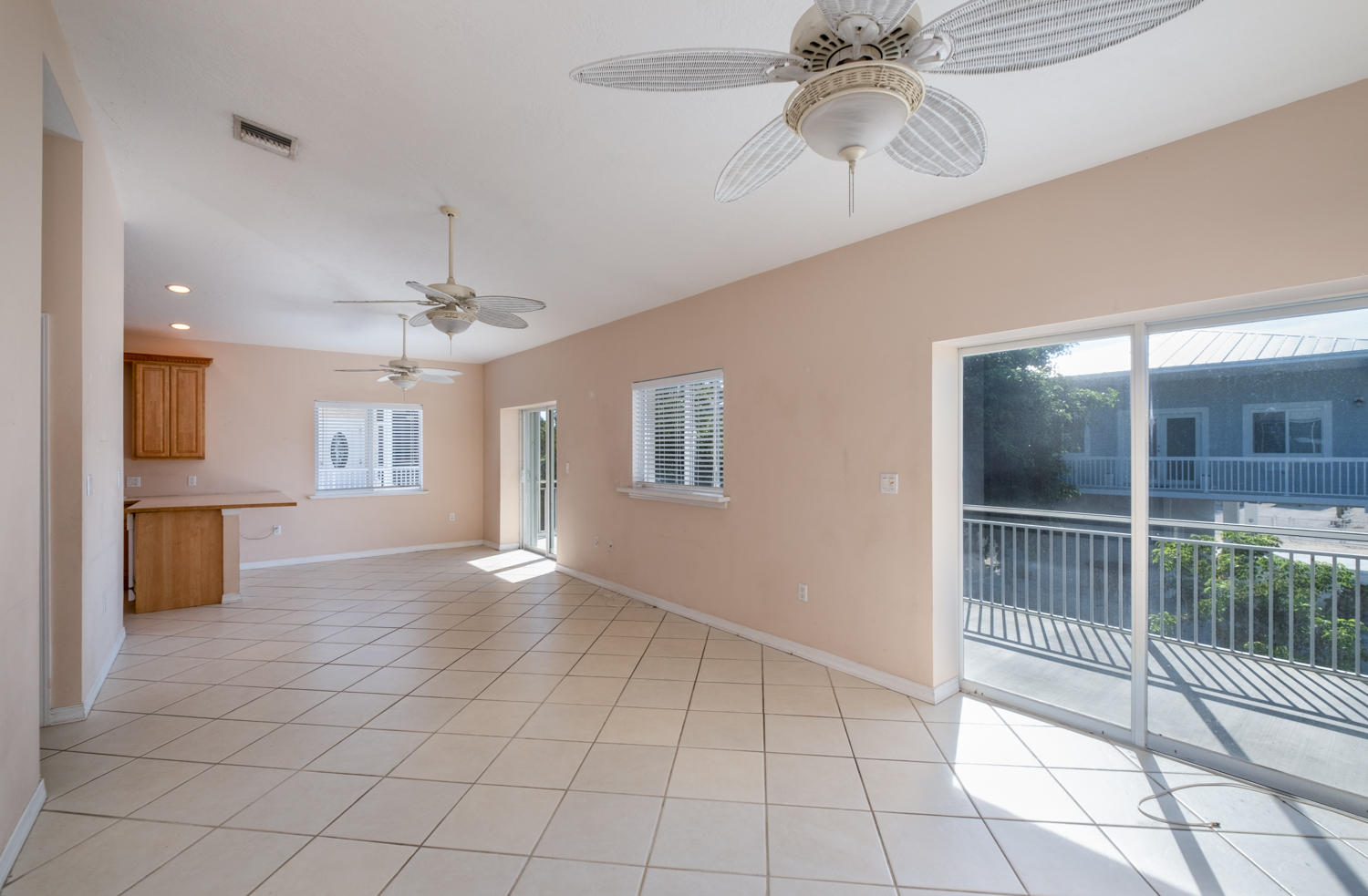 975 Gibraltar Road Key Largo, FL 33037 - Photo 7 of 31 Living Room