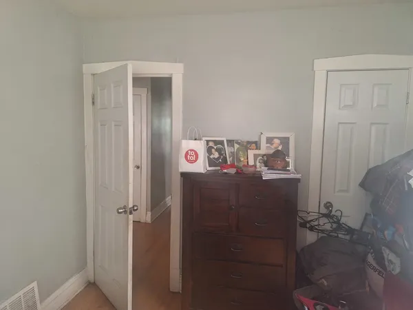 a view of utility room