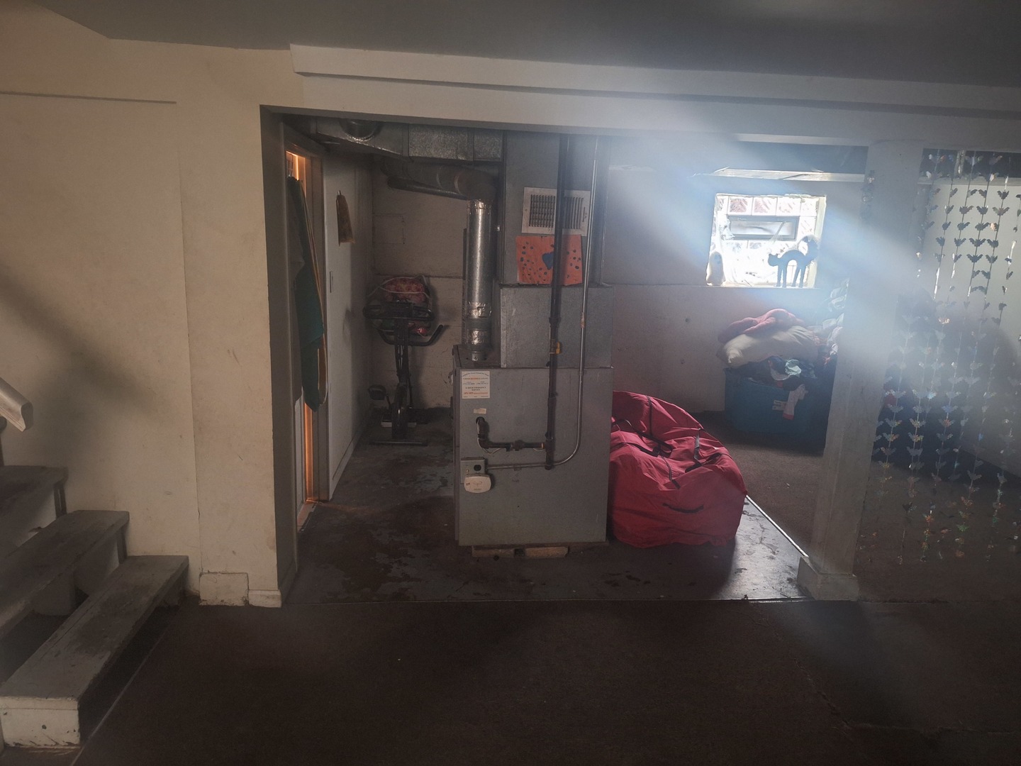 9351 South Manistee Avenue Chicago, IL 60617 - Photo 22 of 23 a bathroom with a bathtub