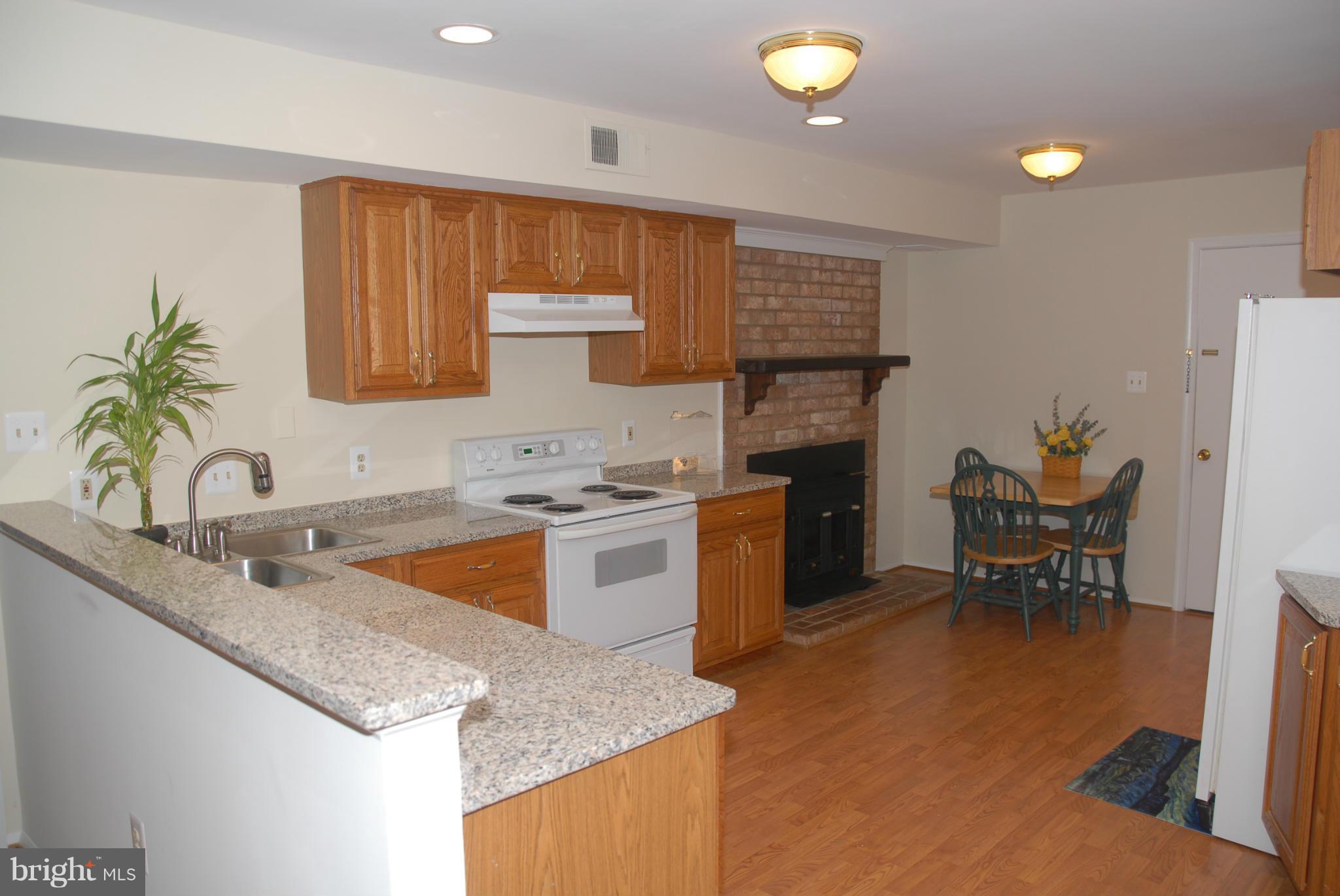 1518 Stuart Road Herndon, VA 20170 - Photo 3 of 16 Kitchen