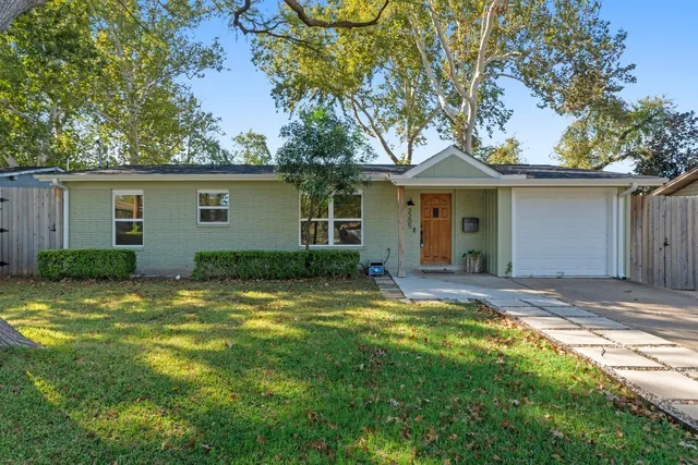 $699,000 | 2205 North Plains Avenue, Austin, TX 78757