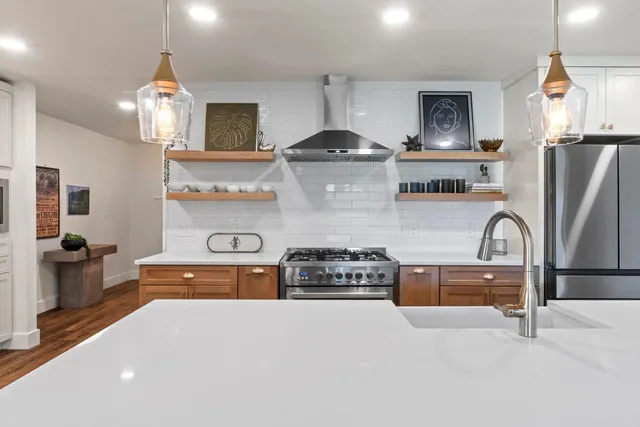 $699,000 | 2205 North Plains Avenue, Austin, TX 78757