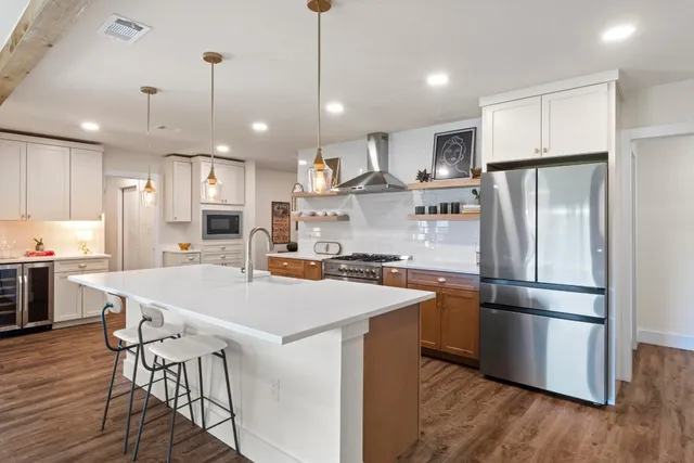 $699,000 | 2205 North Plains Avenue, Austin, TX 78757